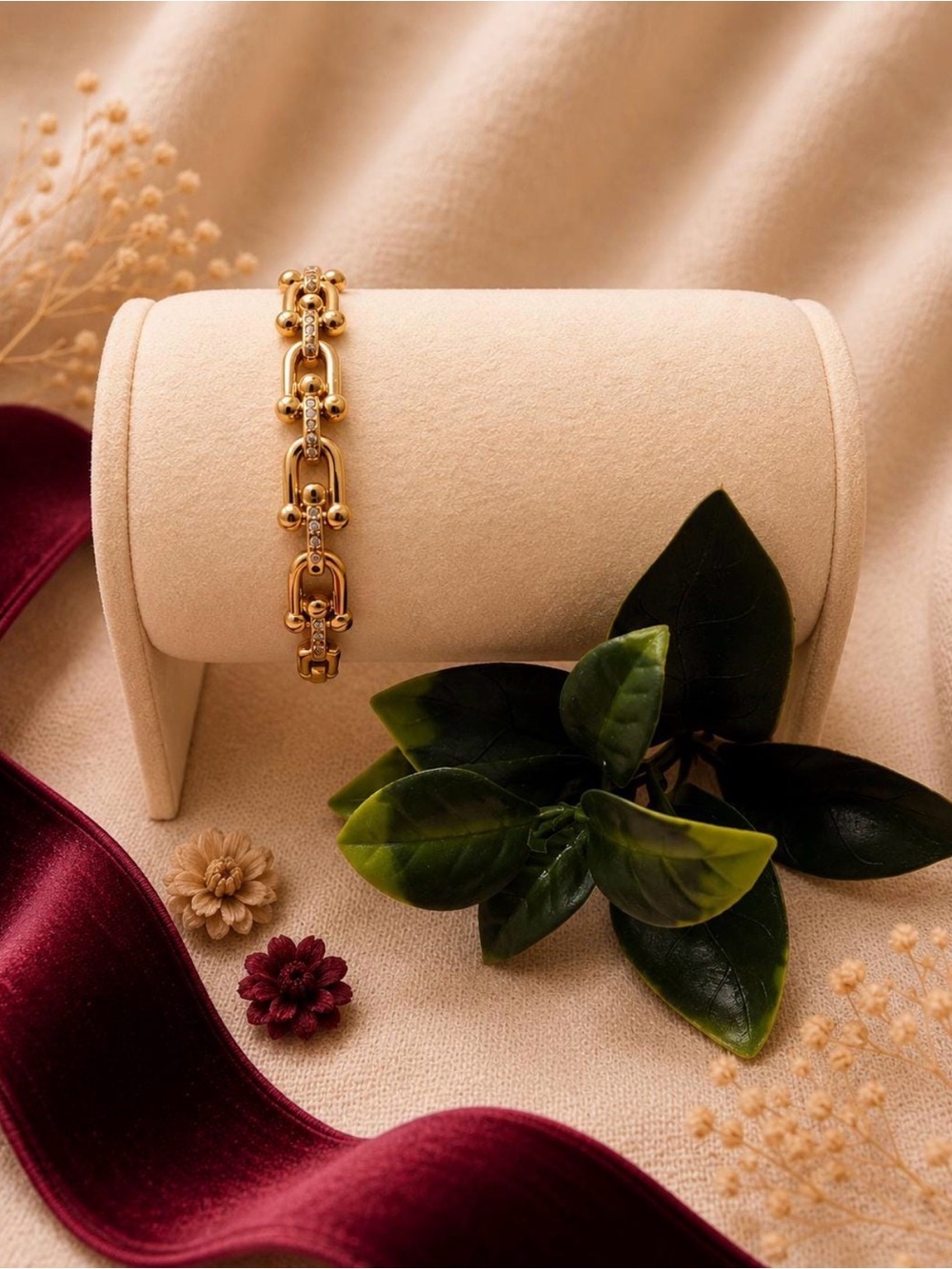 Elegant Gold Link Bracelet - Women Jewelry